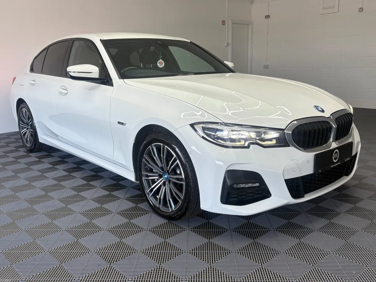 BMW 3-Series 330e M Sport  2021 - Image 5