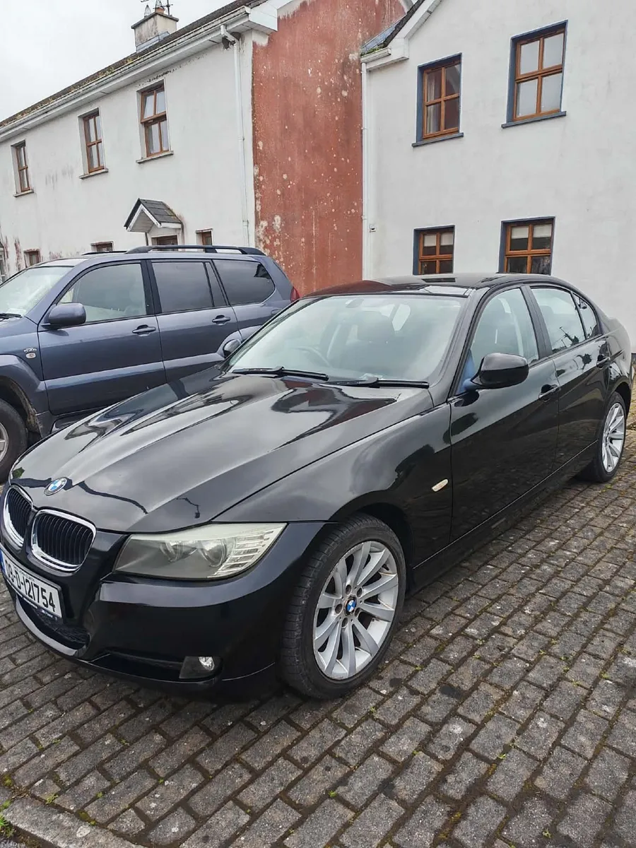BMW E90 3-Series 2009 - Image 5