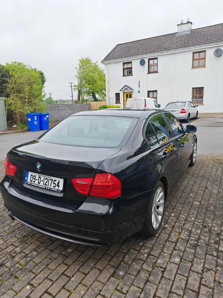 BMW E90 3-Series 2009 - Image 3