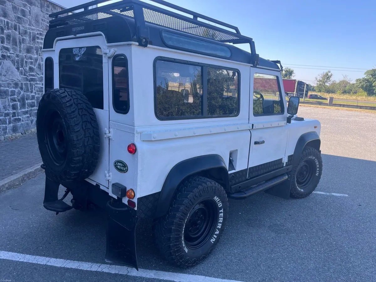 Land Rover Defender 1989 - Image 1