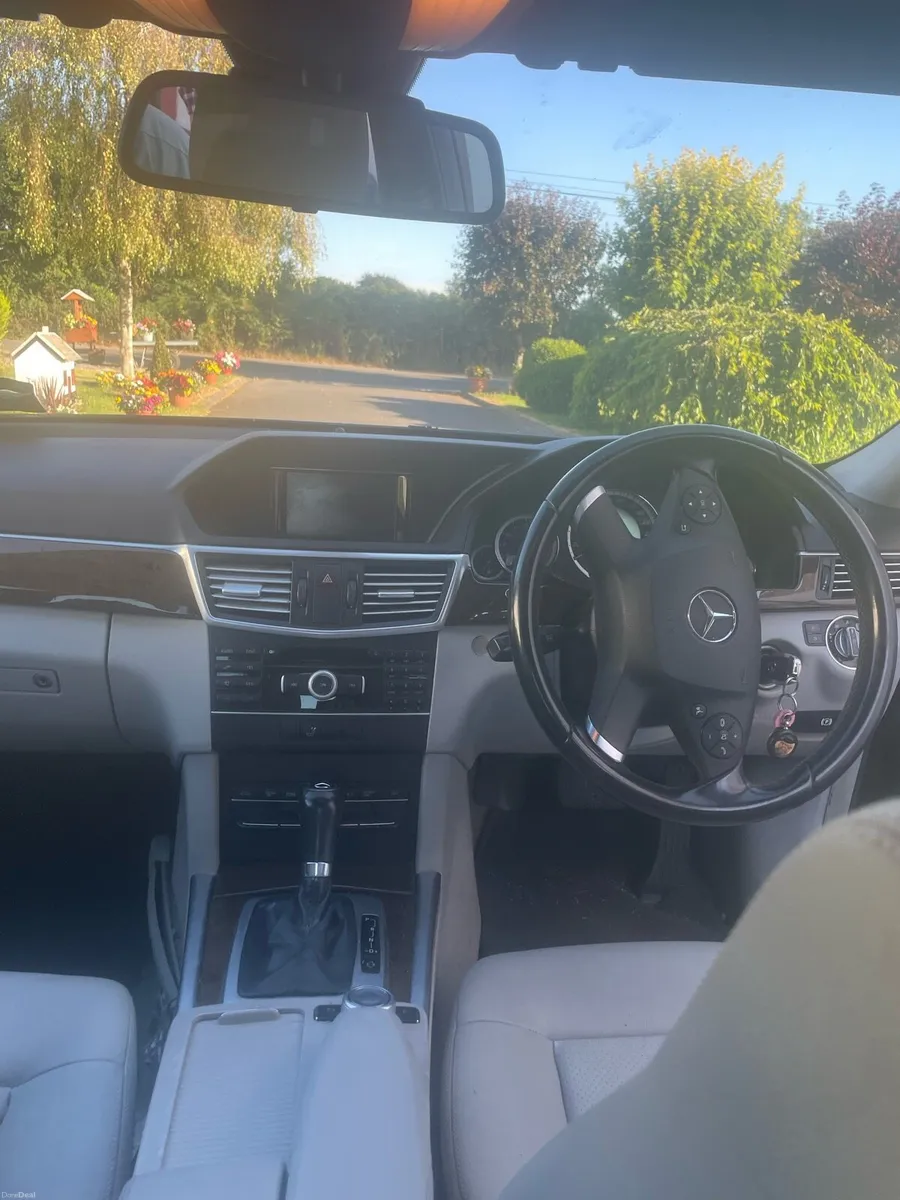 Car - Image 6