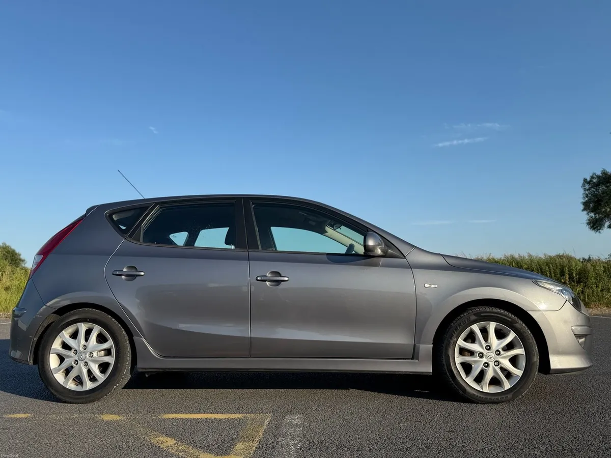 Hyundai i30 1.6 Diesel–New NCT, New Tax, New Tyres - Image 2