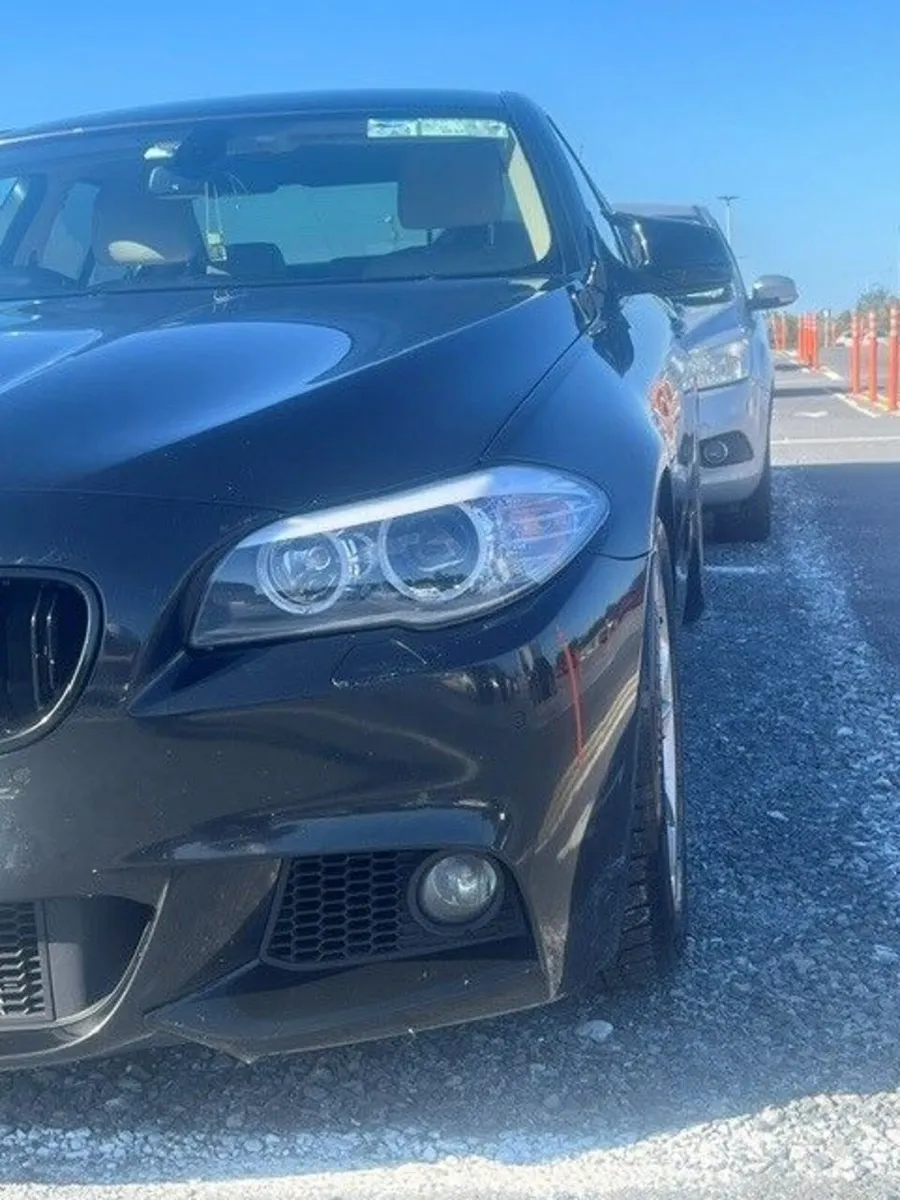BMW 5-Series 2010 - Image 3
