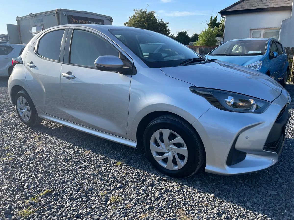Toyota Yaris 2021 Excellent condition QLED Display - Image 2