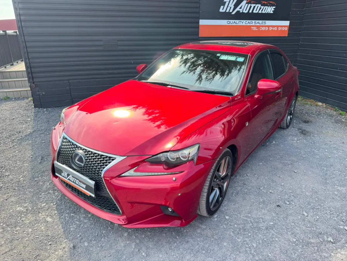 Lexus IS IS300H AUTO 2.5 HYBRID - Image 3