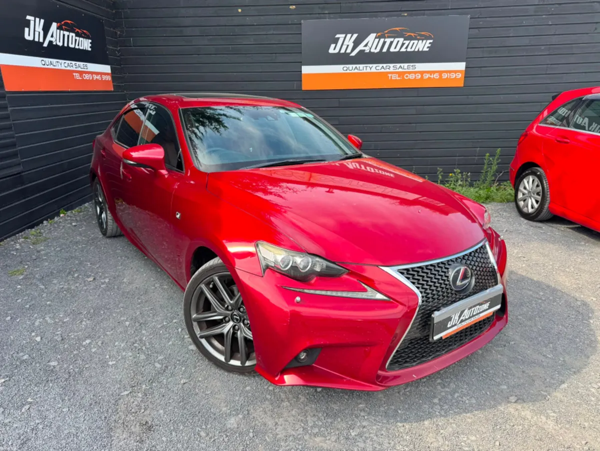 Lexus IS IS300H AUTO 2.5 HYBRID - Image 1