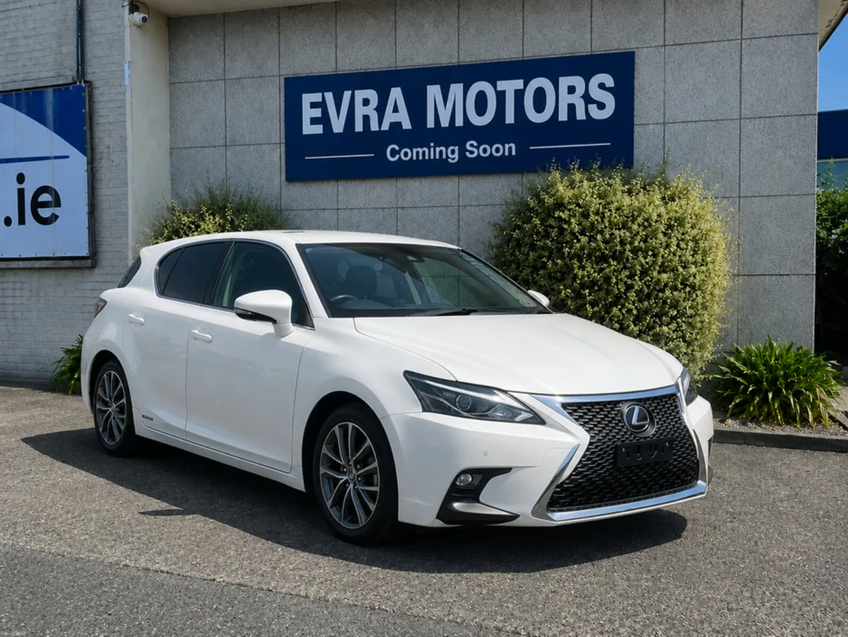 Lexus CT VERSION C AUTOMATIC HYBRID 1.8 PETROL //L