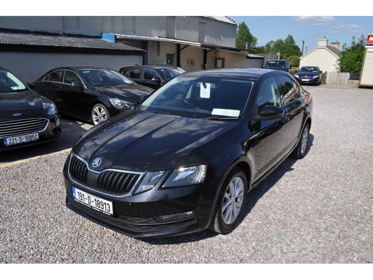 Skoda Octavia AMBITION 1.6 TDI 115HP DSG 4 4DR AUT - Image 3