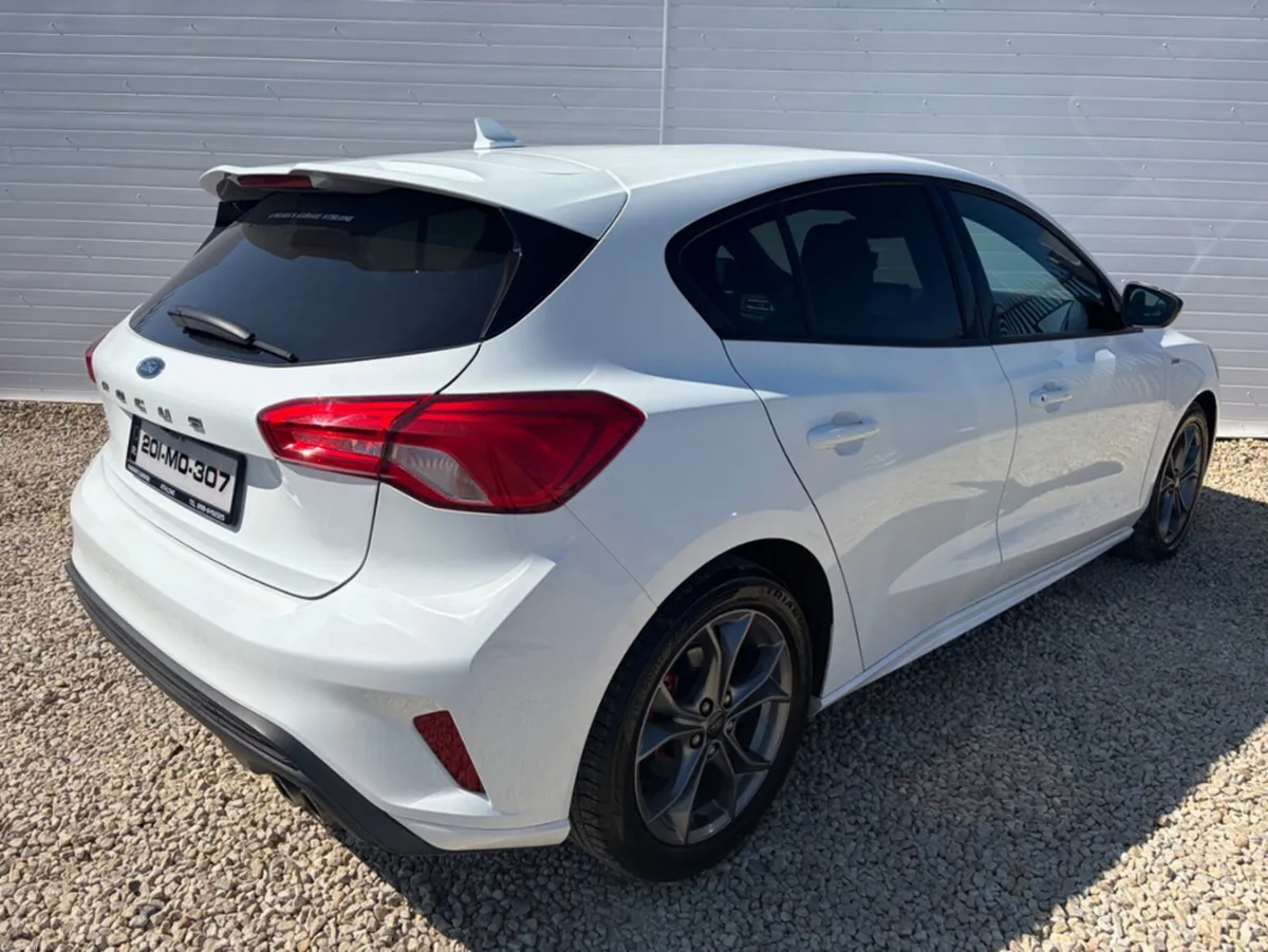 Ford Focus ST-LINE 5DR 1.5 TD 120 S6.2 M6 4DR - Image 2