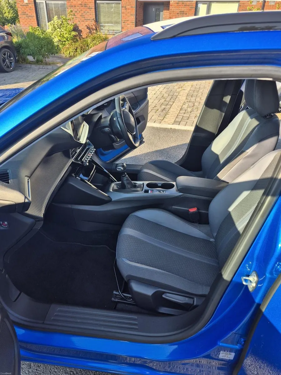 Peugeot 2008 - Image 2