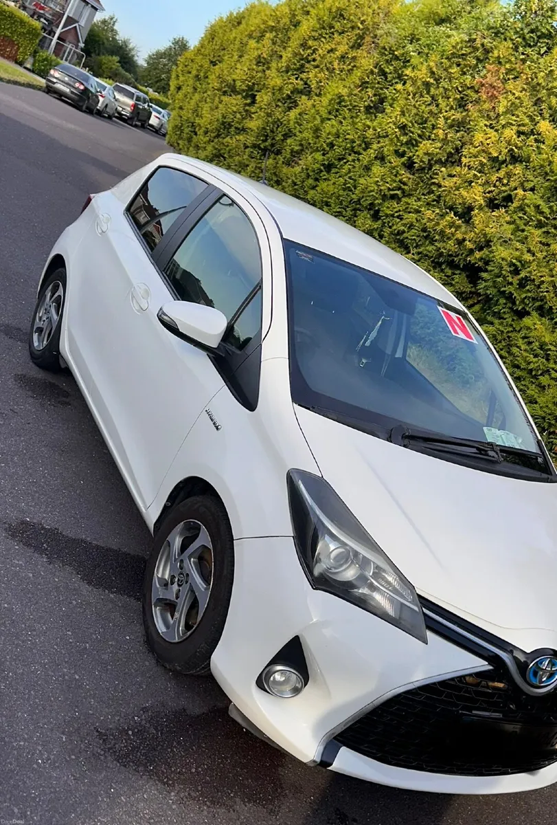 Toyota Yaris 2014 - Image 2