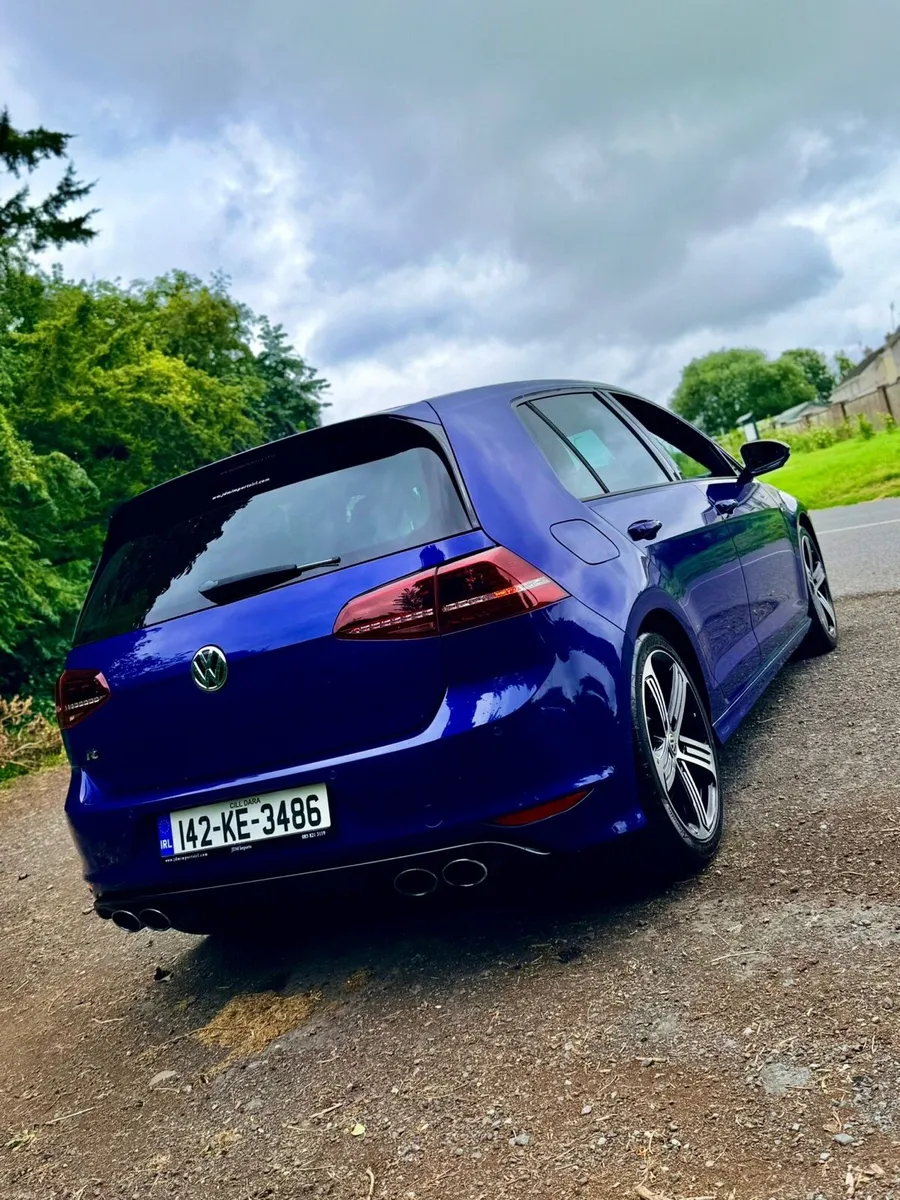 Volkswagen Golf R - Image 4