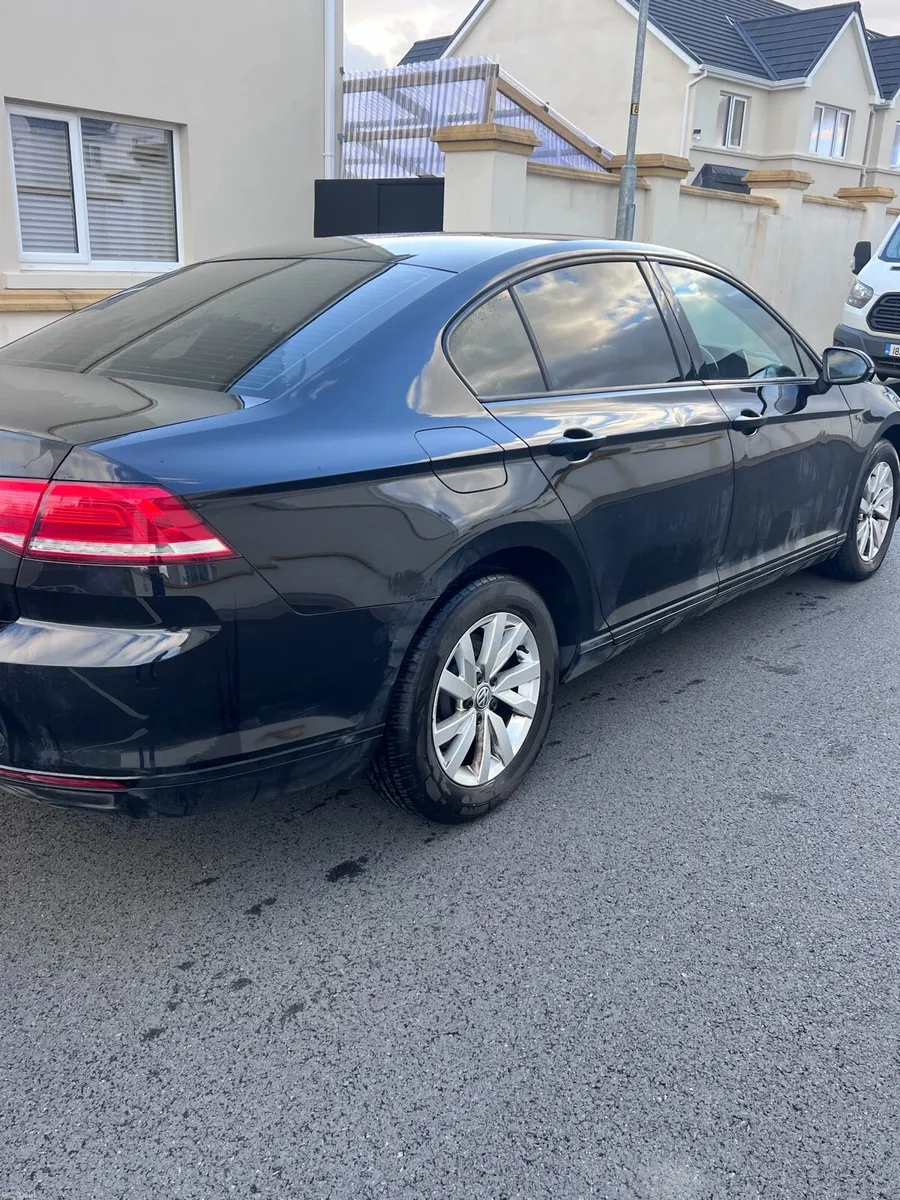 Car - Image 4