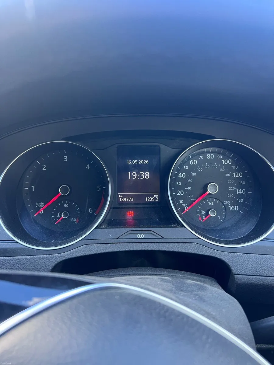Volkswagen Passat - Image 6