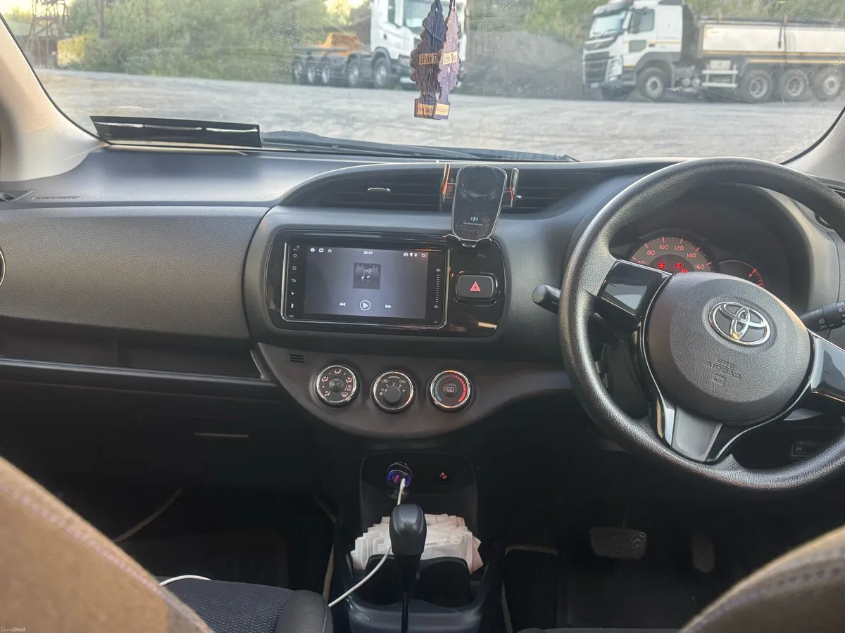 Toyota vitz - Image 5