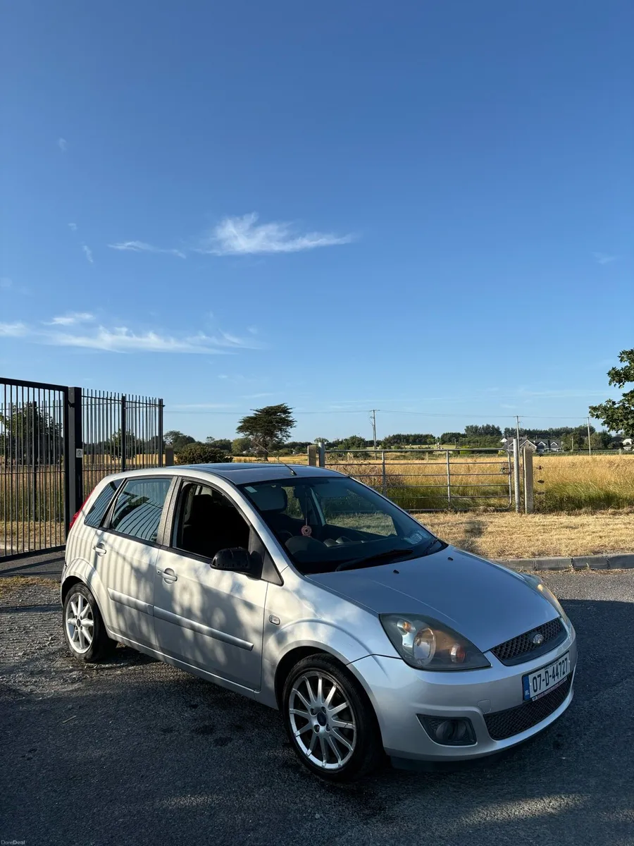 Ford fiesta 2007 - Image 2