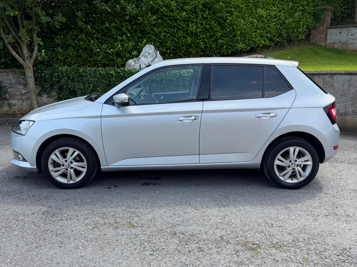 2019 Skoda Fabia Ambition 1.0mpi 75HP 4DR - Image 2