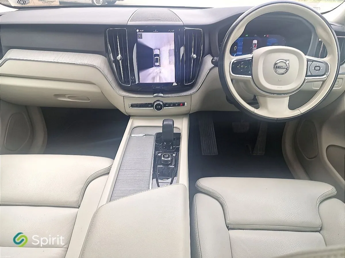 Volvo XC60 T6 Plus Plug In Hybrid - Image 4