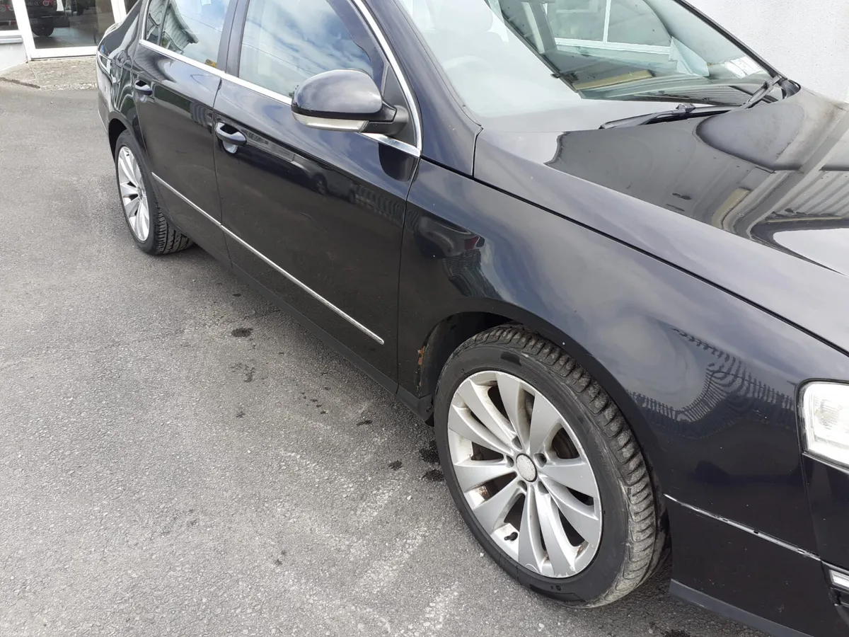Volkswagen Passat 2008 with AIR CON - Image 5