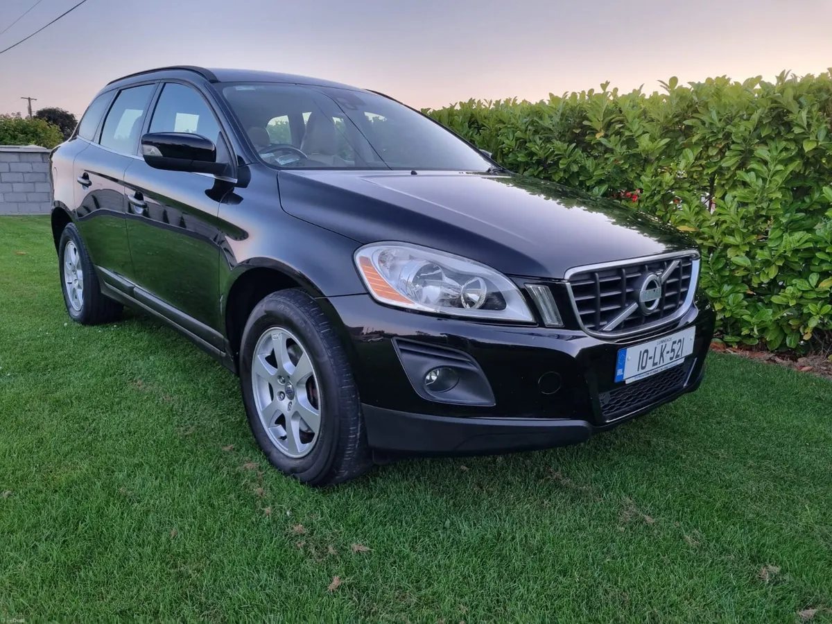 Volvo XC60 2010 D5  4x4 Low miles 2.4 Diesel - Image 4