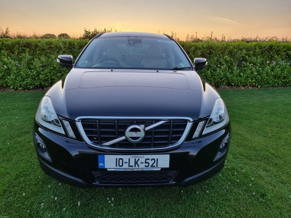 Volvo XC60 2010 D5  4x4 Low miles 2.4 Diesel - Image 6