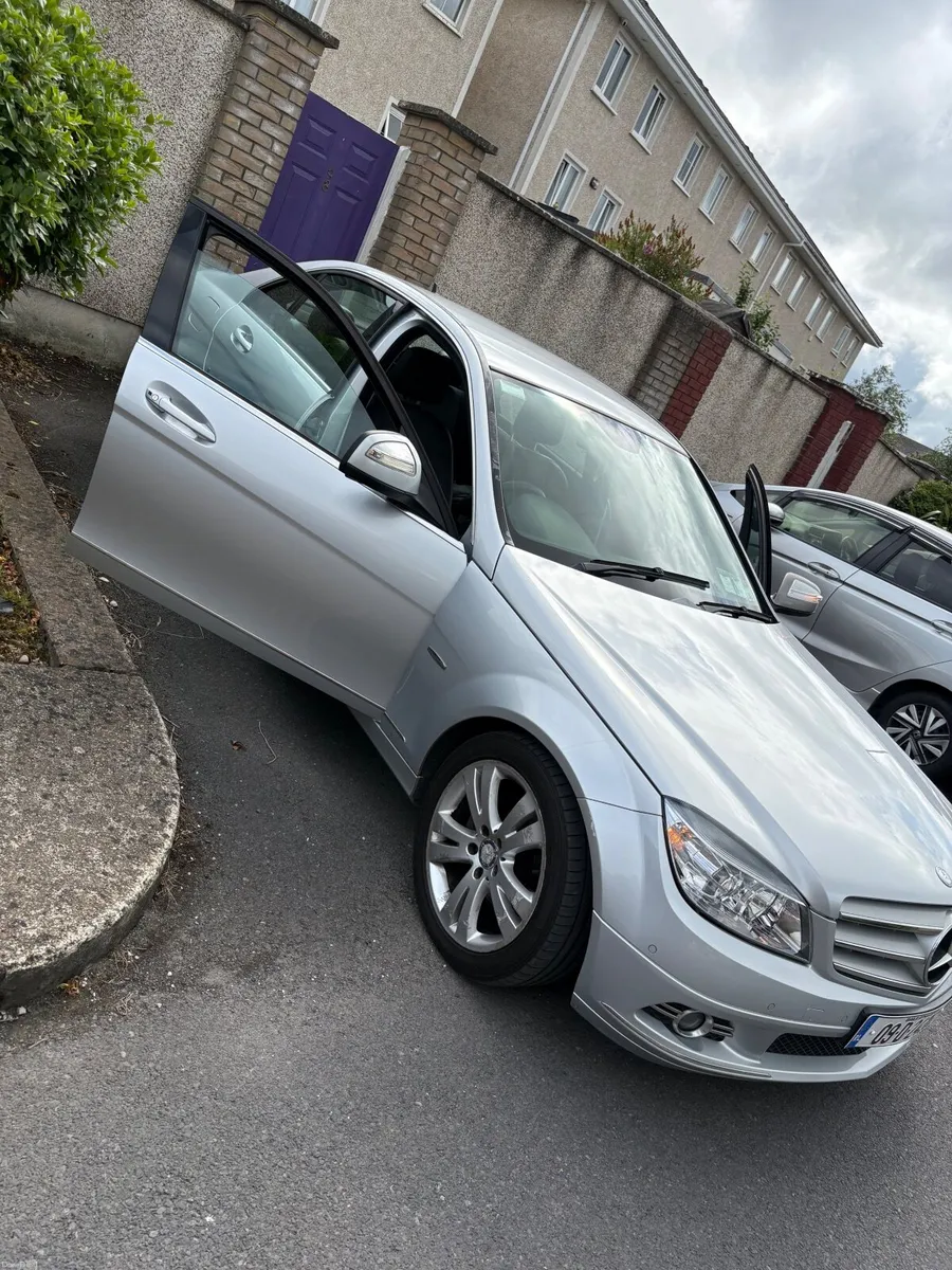 Mercedes-Benz C-Class 2009 - Image 3
