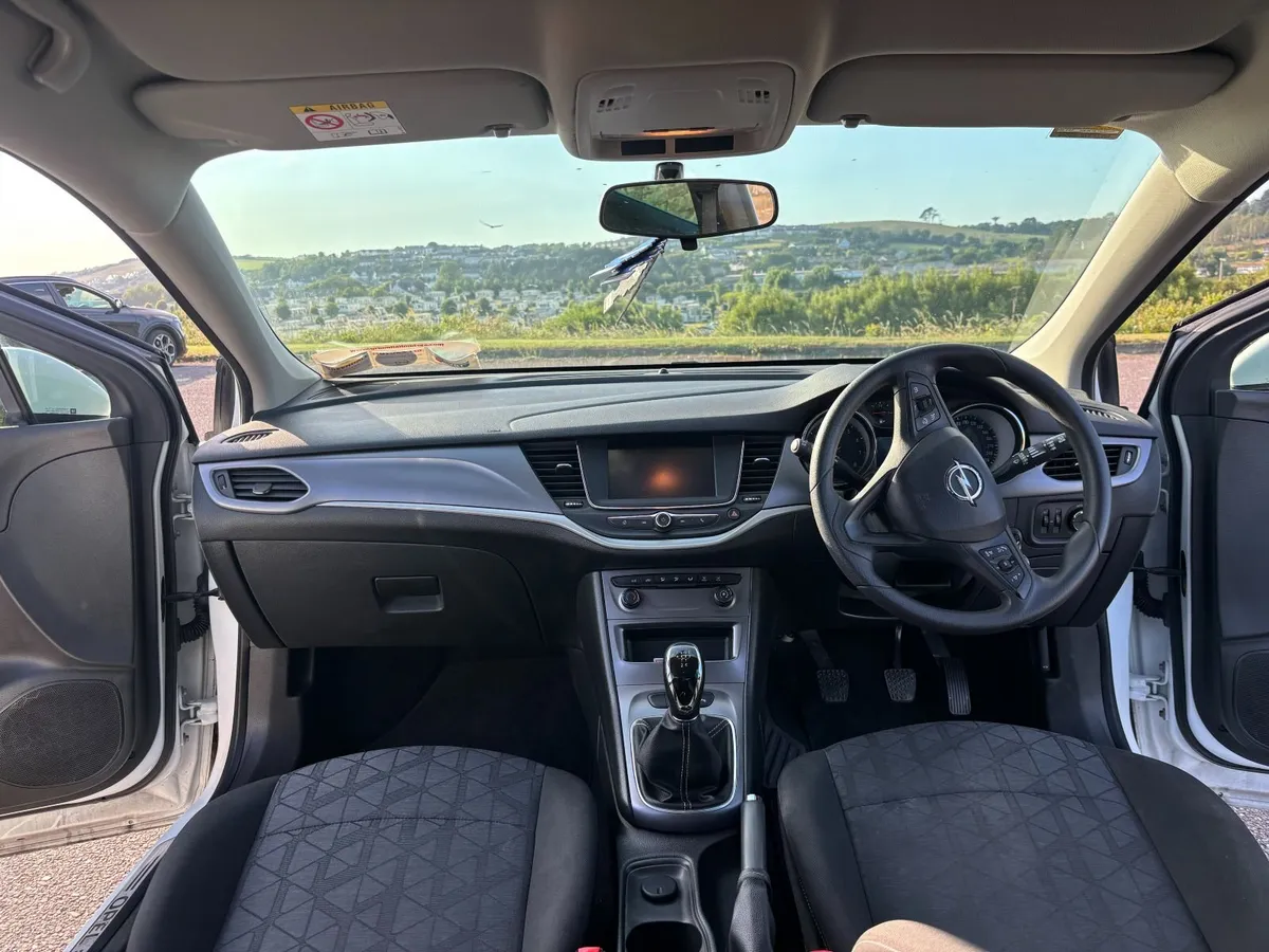 Opel Astra 2019 - Image 4