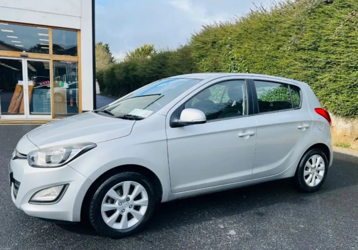 Hyundai i20 2012 // ISO FIX // 2 Keys - Image 1