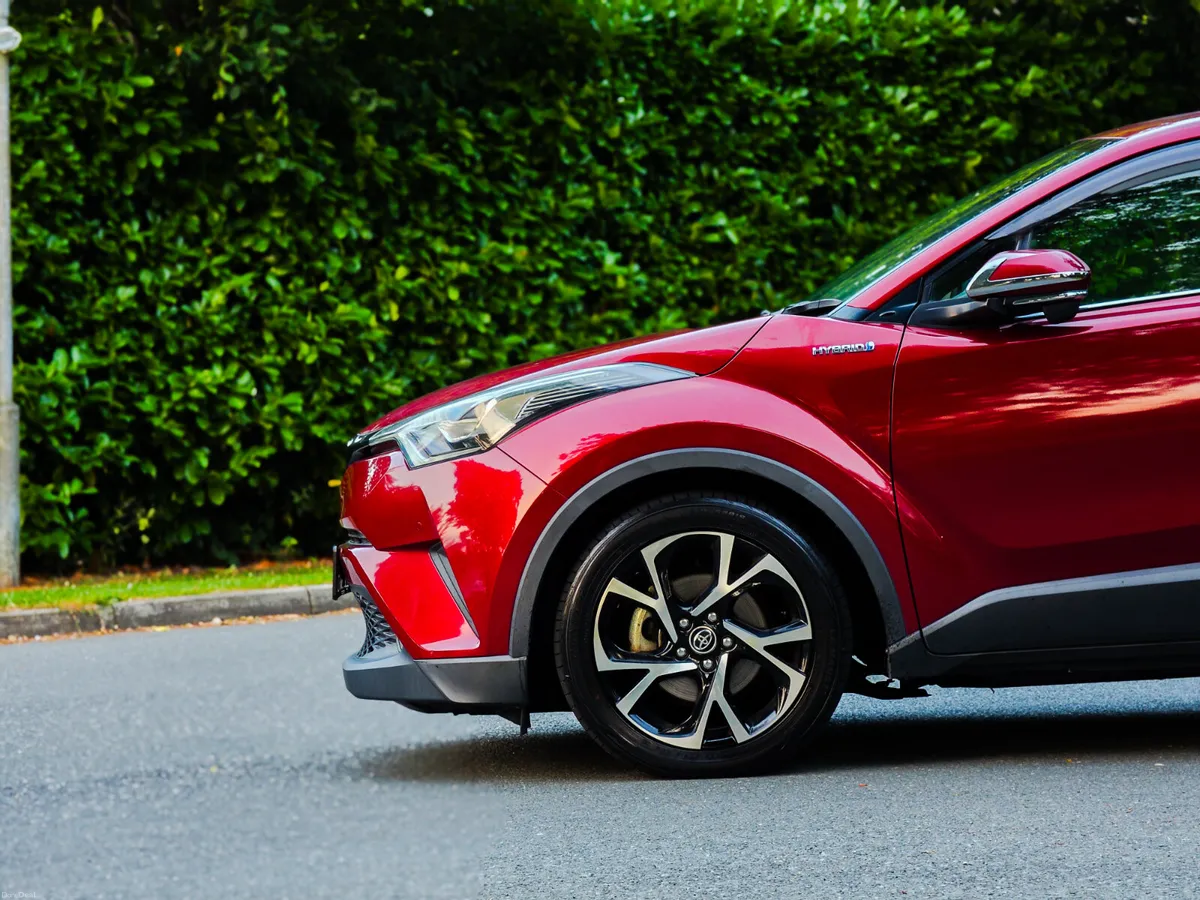 2017 Toyota CHR 1.8 Petrol Hybrid Automatic Sol - Image 6
