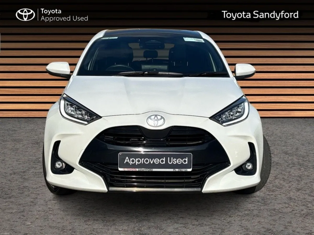 Toyota Yaris 1.5 HYBRID PLATINUM // PAN ROOF // PA - Image 5