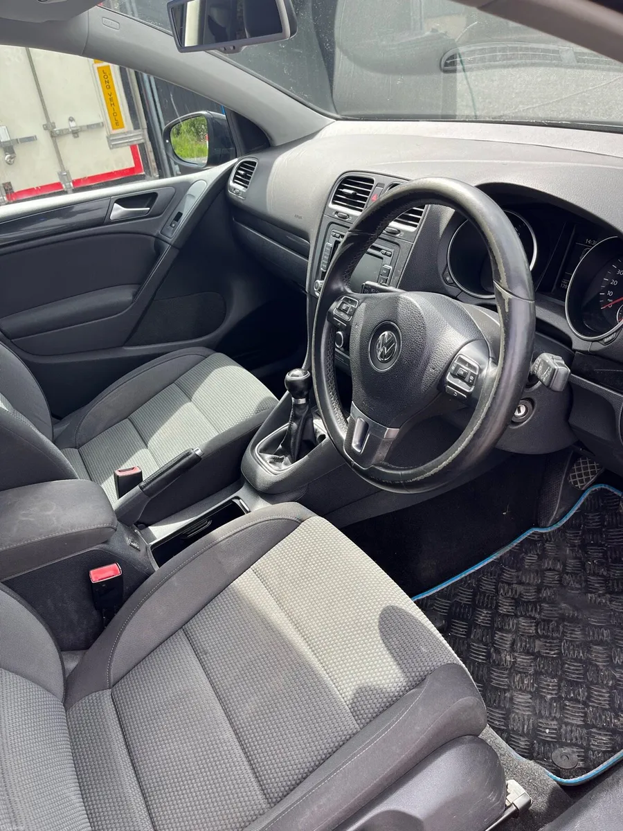 2012 Volkswagen Golf - Image 4