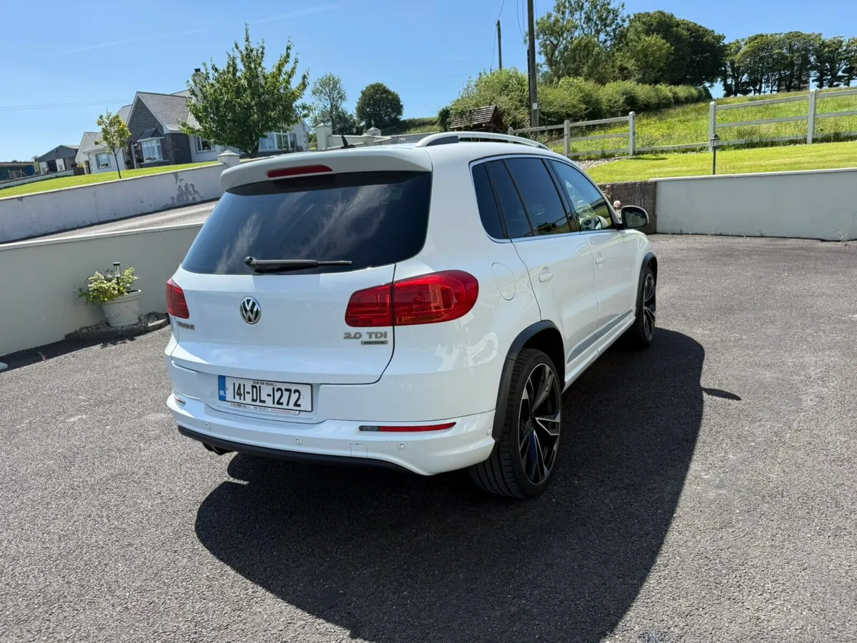 Volkswagon Tiguan R-Line - Image 2