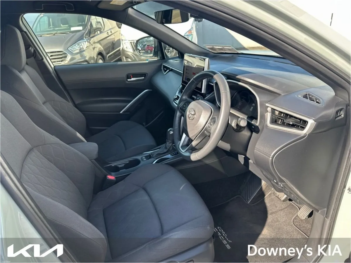 Toyota Corolla Cross 1.8 PETROL CROSS Sport - Image 2