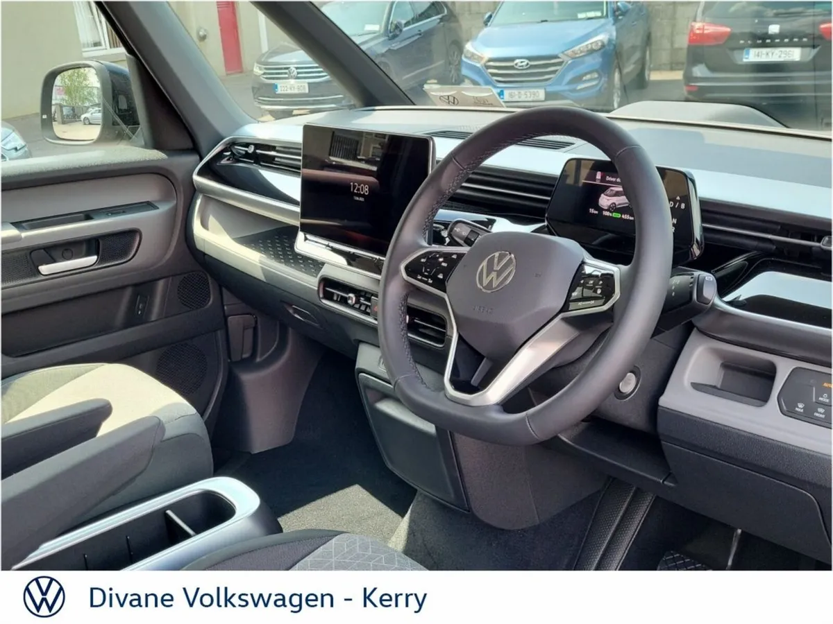 Volkswagen ID.Buzz 7 SEATER LIFE 280HP 86kWh BATTE - Image 2