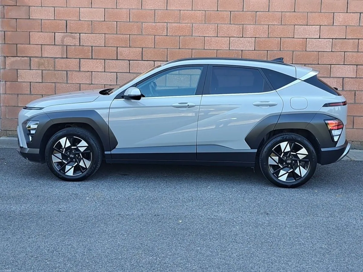 Hyundai KONA Hybrid Elegance Model  Automatic with - Image 3