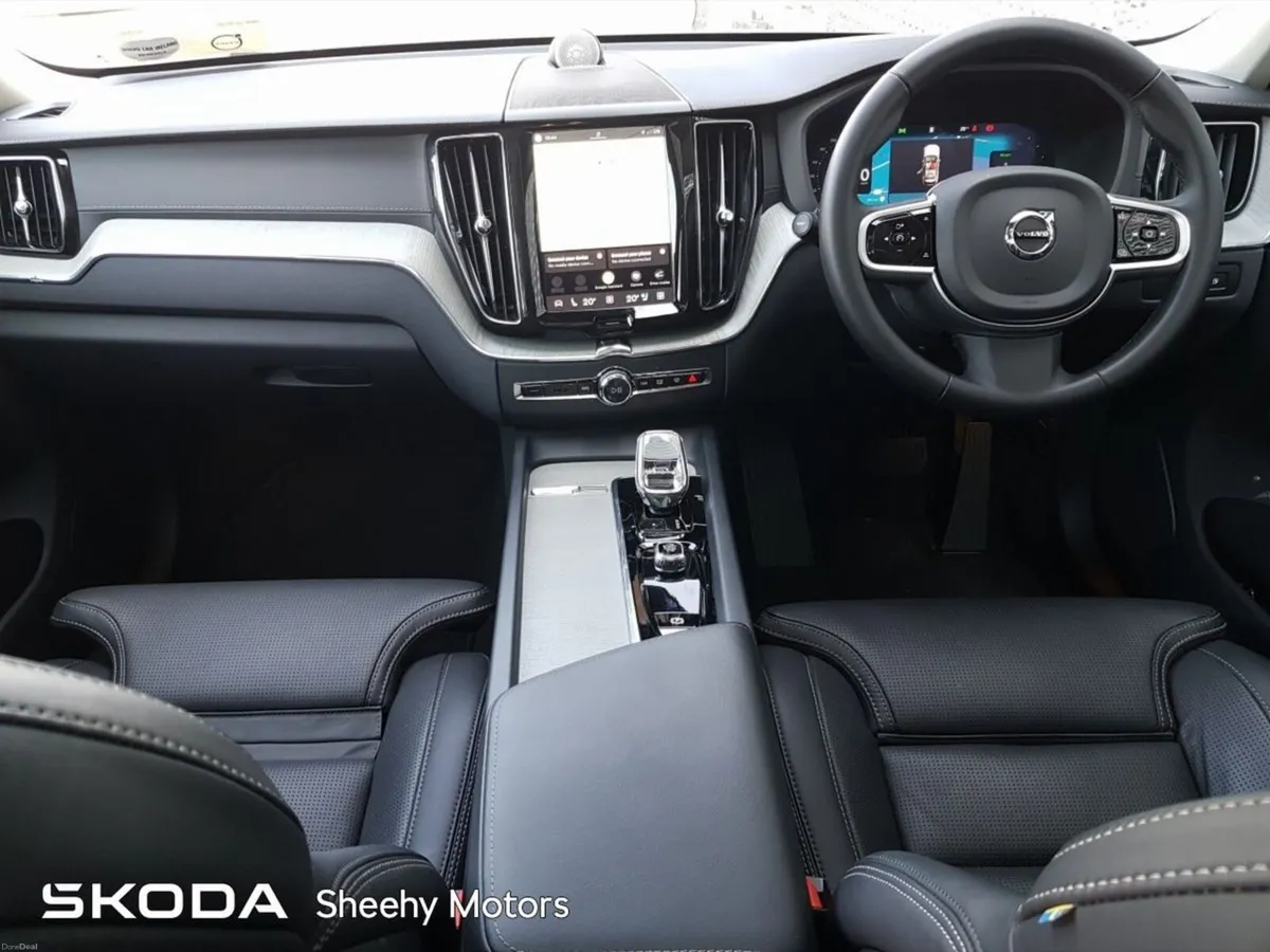 Volvo XC60 T6 PHEV AWD ULTRA - Image 2