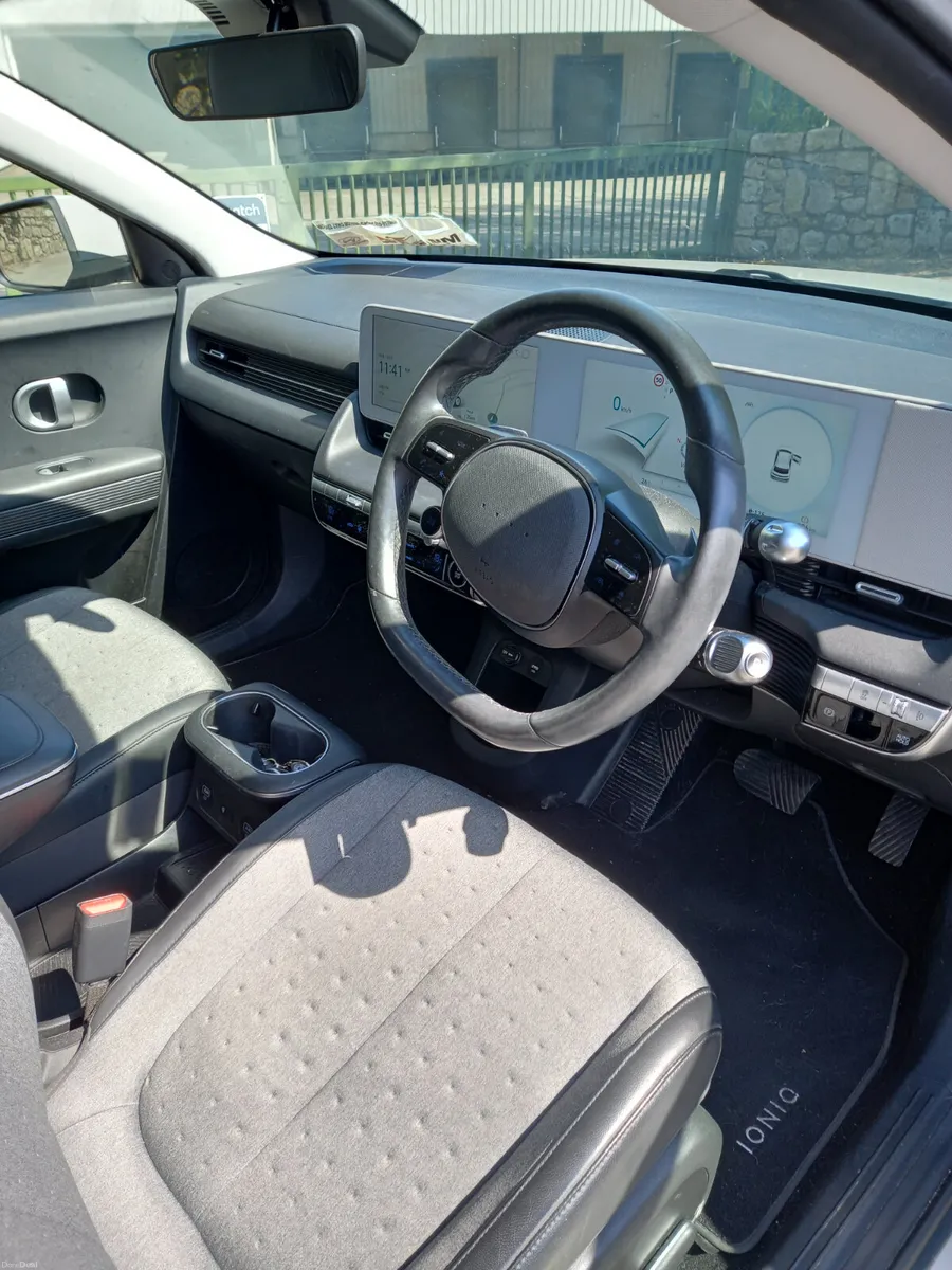 2024 Hyundai IONIQ 5 - Image 4