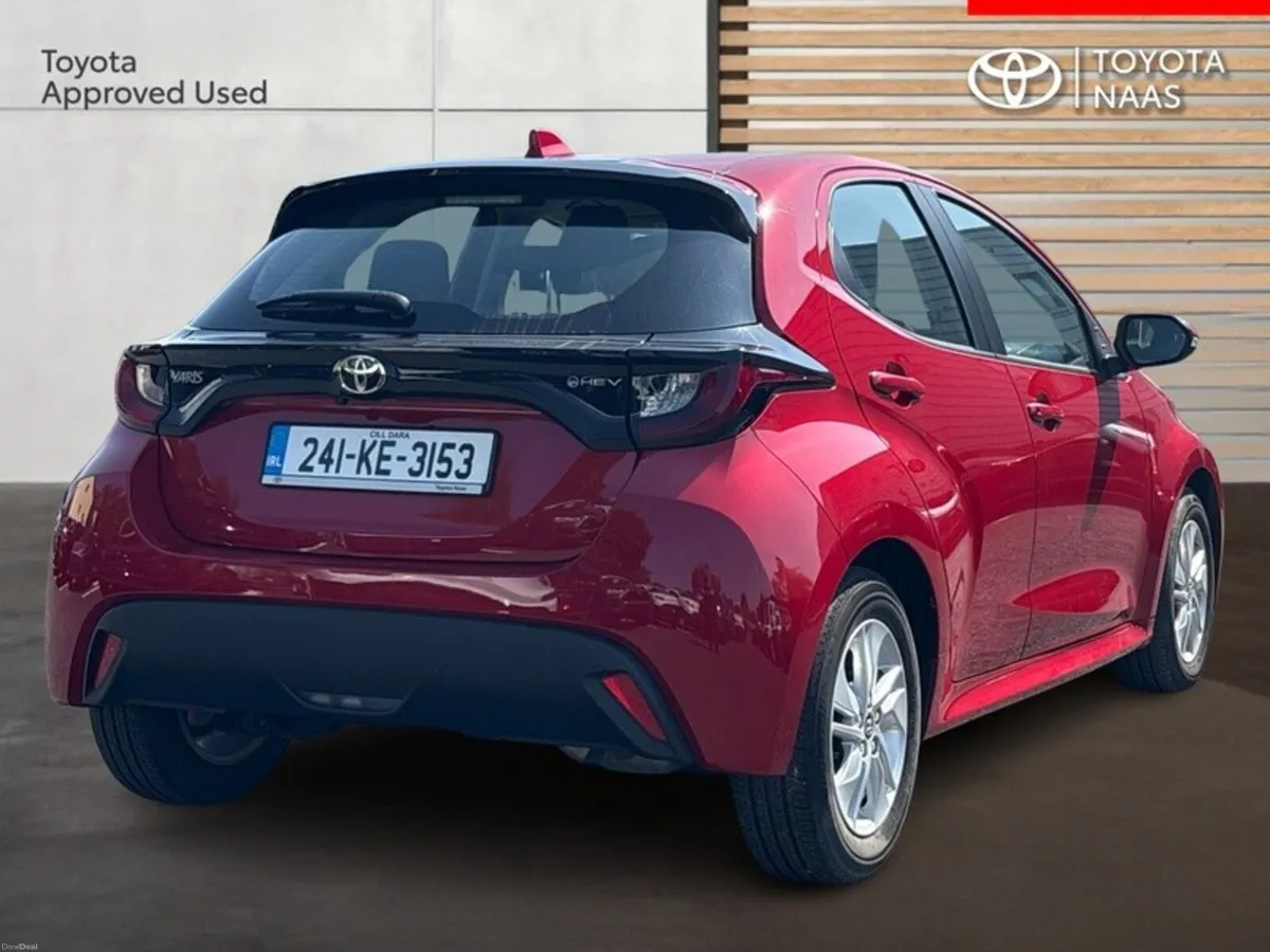 Toyota Yaris YARIS HYBRID 1.5 LUNA - Image 2