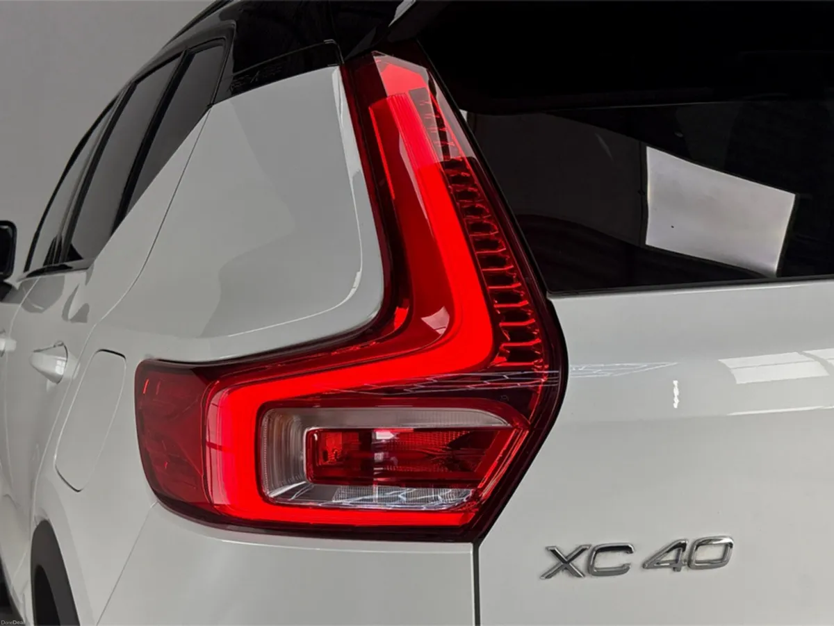 Volvo XC40 Rchrg Core EXT*FRONT HEATED SEATS*MULTI - Image 4