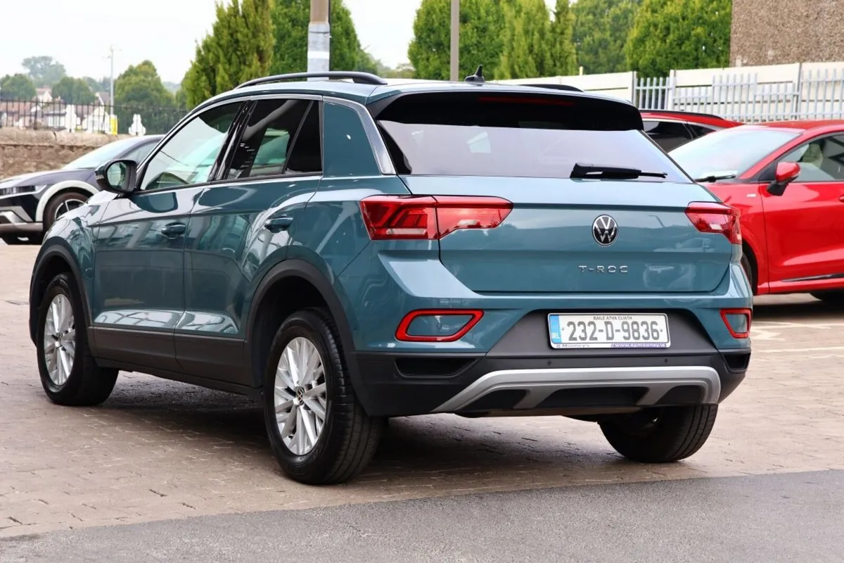 Volkswagen T-Roc 1.0 TSI 110HP Life LOW MILEAGE - Image 4