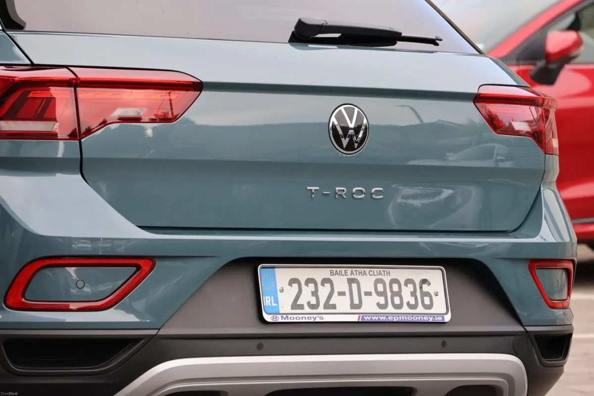 Volkswagen T-Roc 1.0 TSI 110HP Life LOW MILEAGE - Image 6