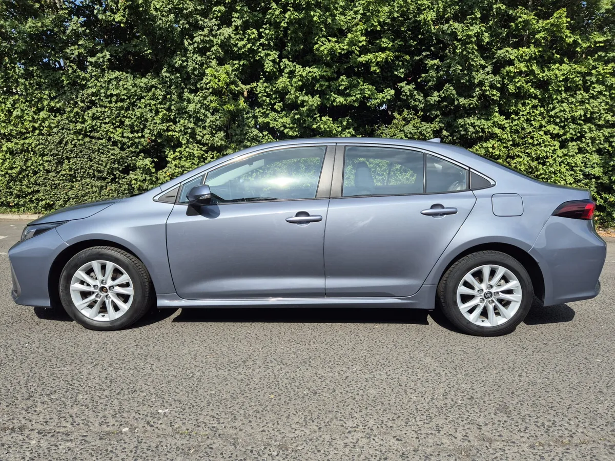 TOYOTA COROLLA/IRISH CAR/2023/1.8 HYBRID/AUTO - Image 5