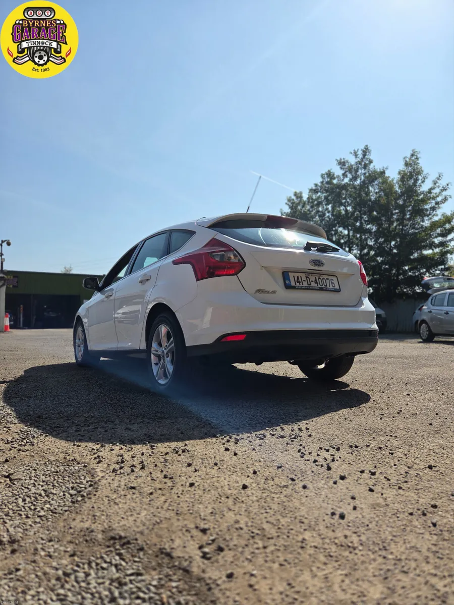 Stunning Ice White Ford Focus - Image 5