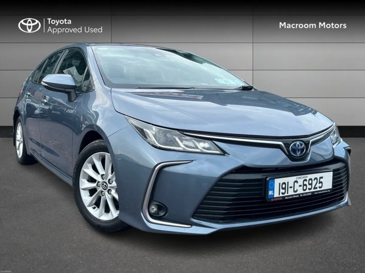Toyota Corolla COROLLA HYBRID SALOON LUNA - Image 1