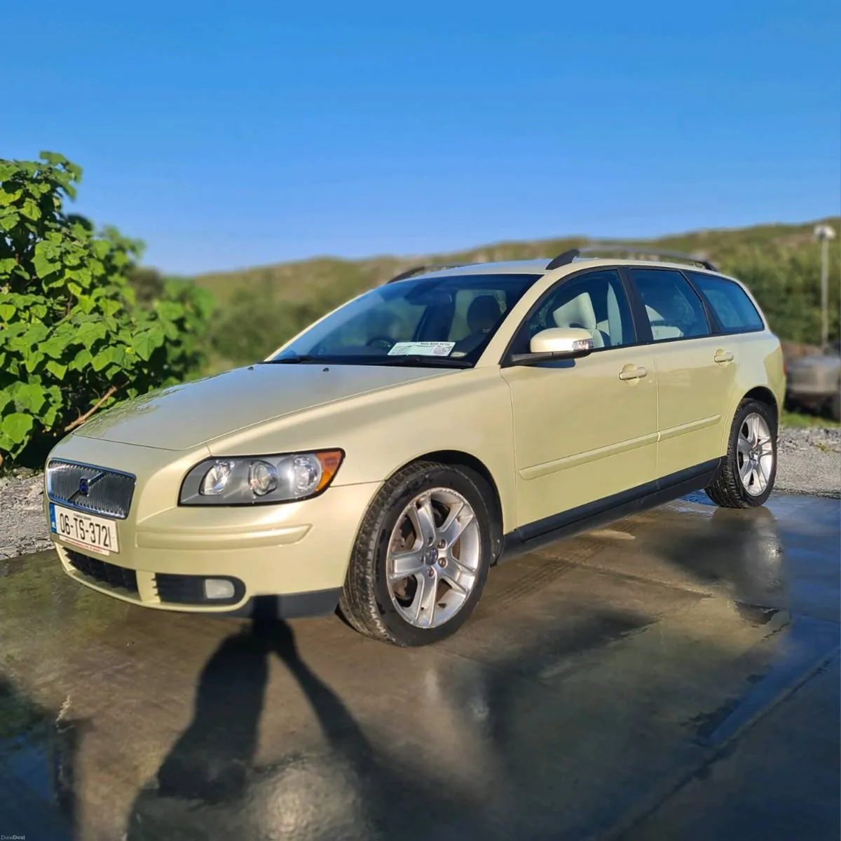 Volvo V50 2.4 SE Low Milage - Image 1