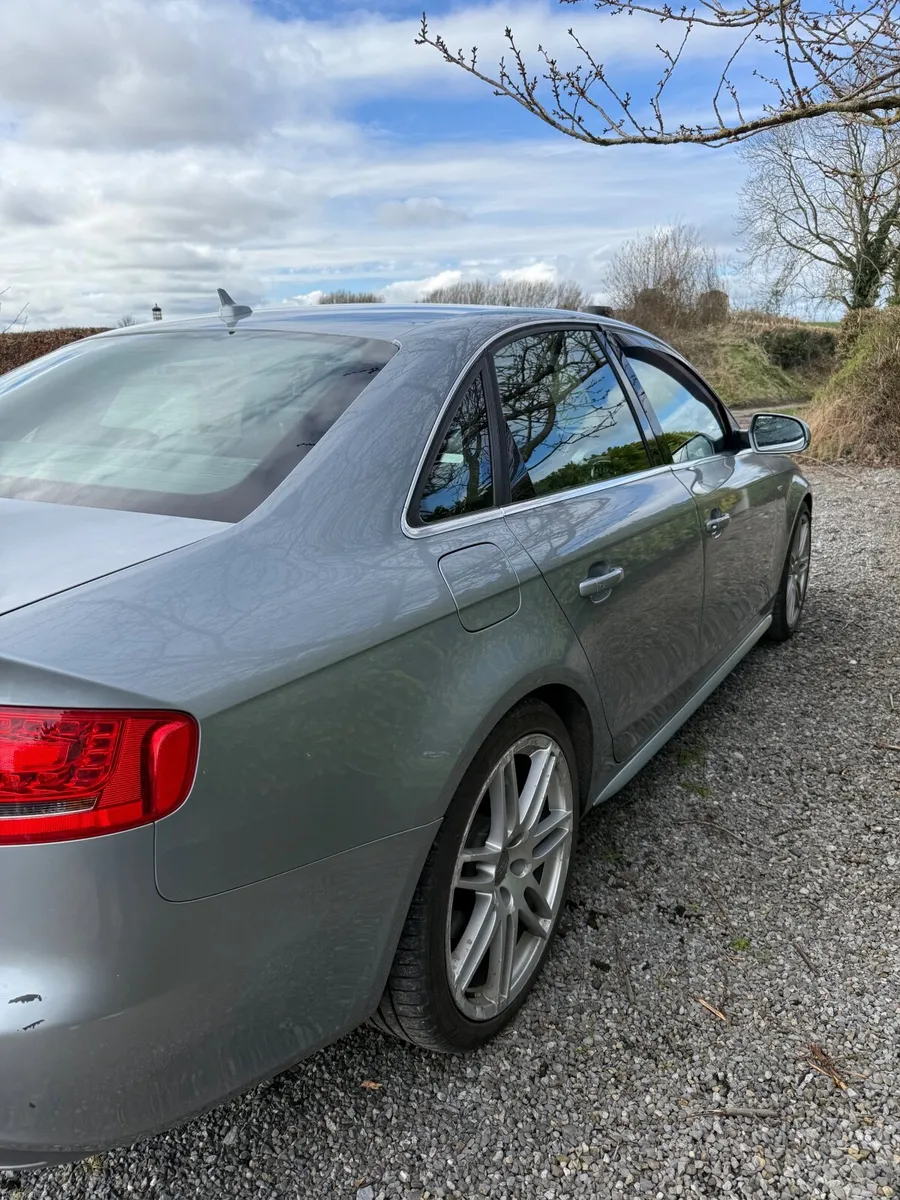 Audi A4 2010 - Image 4