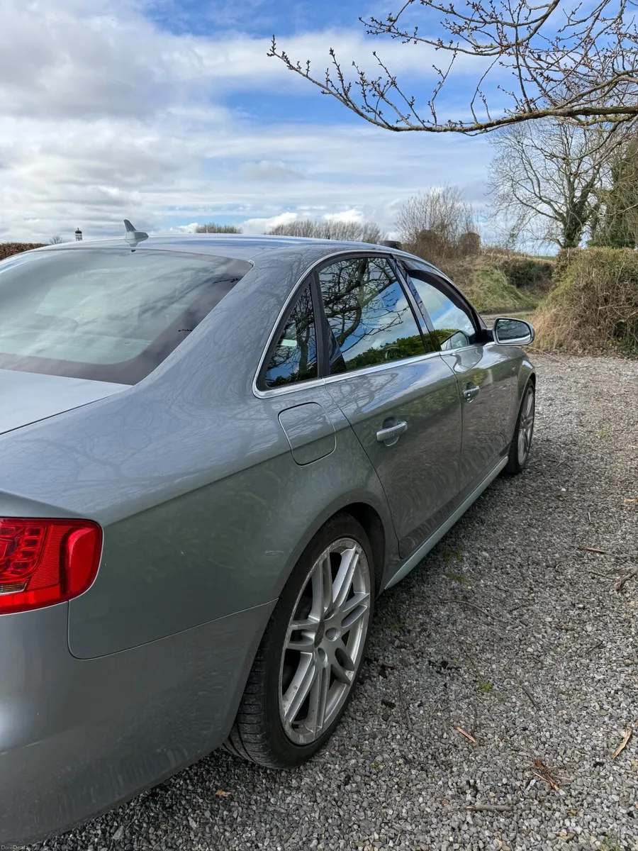 Audi A4 2010 - Image 5
