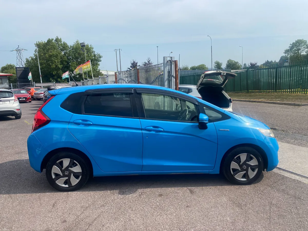 Honda Fit 2014 AUTOMATIC - Image 3
