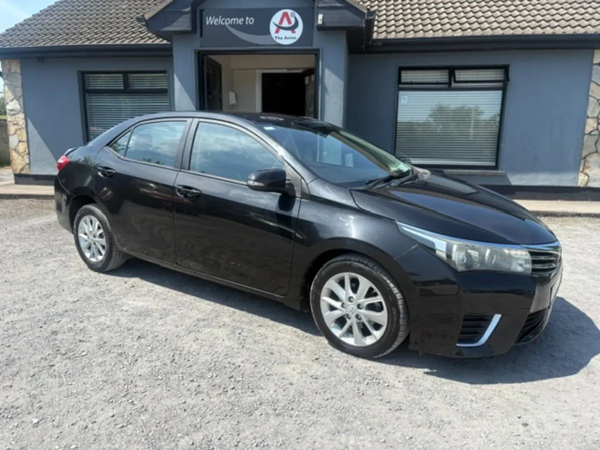 Toyota Corolla 2014 - Image 2