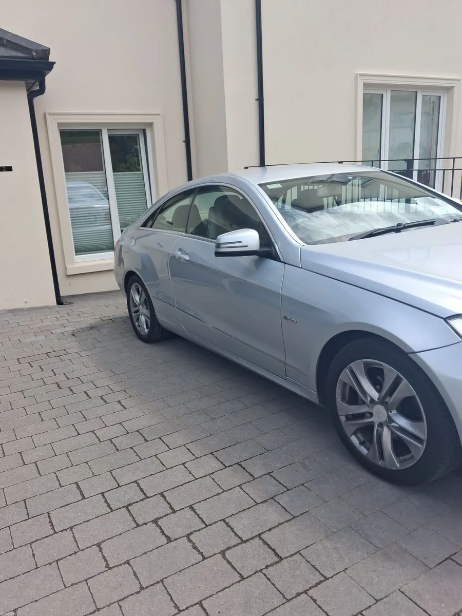 Mercedes-Benz E-Class 2011 - Image 5